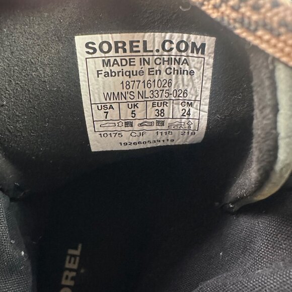 Sorel Lexie Boots Women's 7 Gray Black Nubuck Quilted Hidden Wedge Lug Booties - Picture 5 of 7